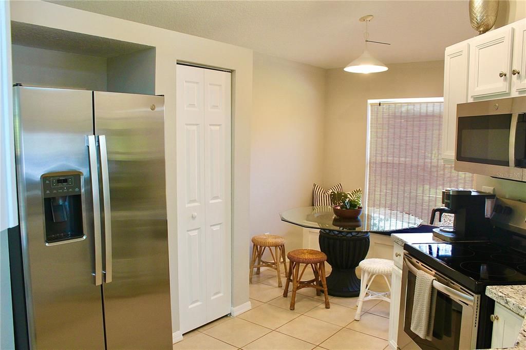 For Sale: $369,000 (3 beds, 2 baths, 1206 Square Feet)
