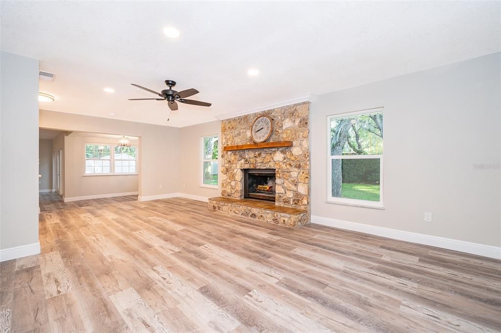 Active With Contract: $599,000 (4 beds, 2 baths, 2668 Square Feet)