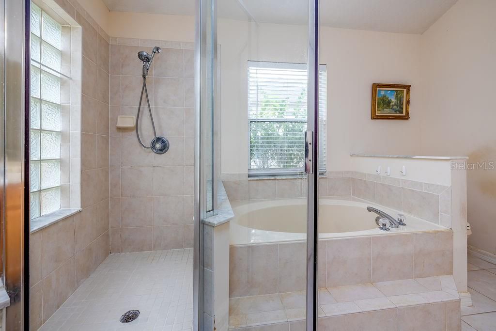 待售: $539,000 (4 贝兹, 2 浴室, 2300 平方英尺)