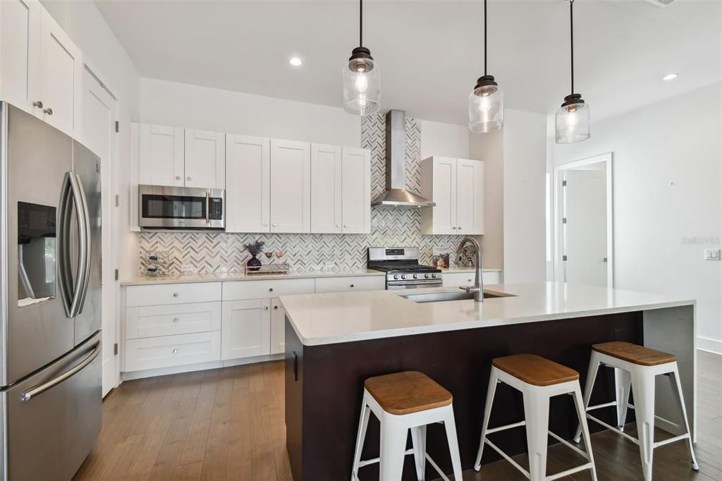 Recently Sold: $820,000 (3 beds, 3 baths, 2411 Square Feet)