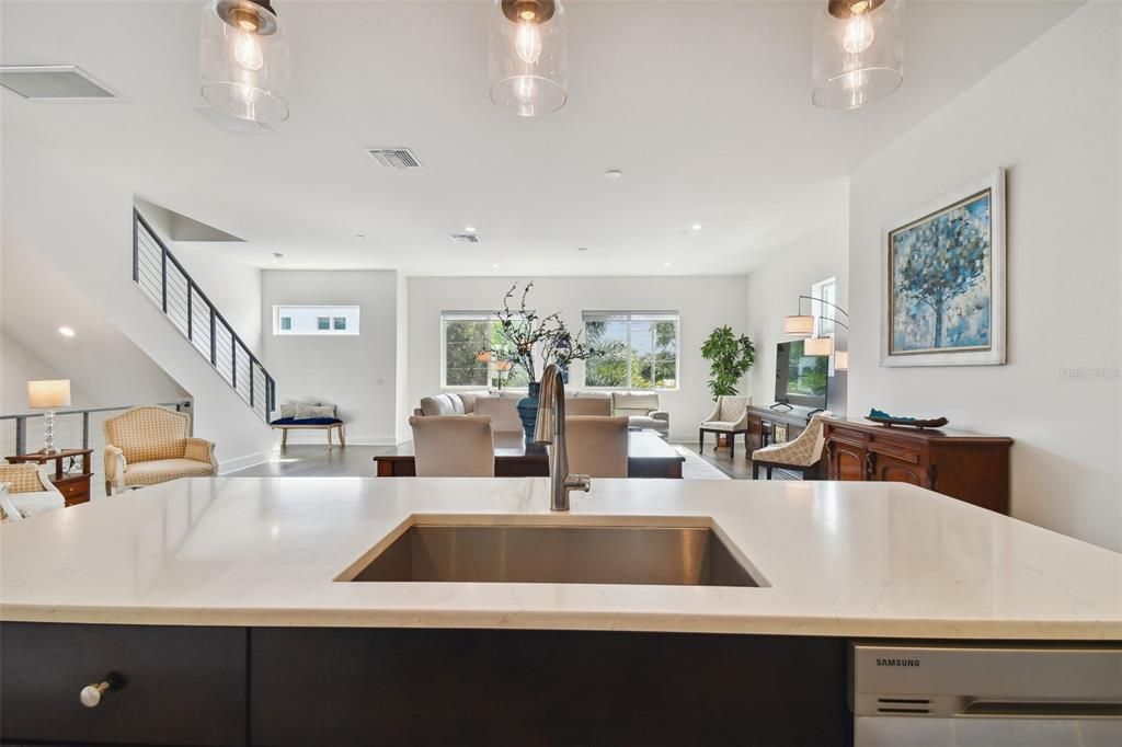 Recently Sold: $820,000 (3 beds, 3 baths, 2411 Square Feet)