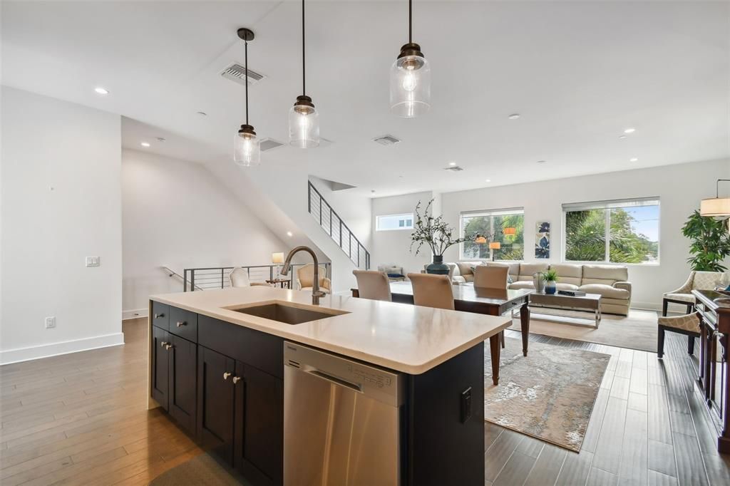 Active With Contract: $820,000 (3 beds, 3 baths, 2411 Square Feet)