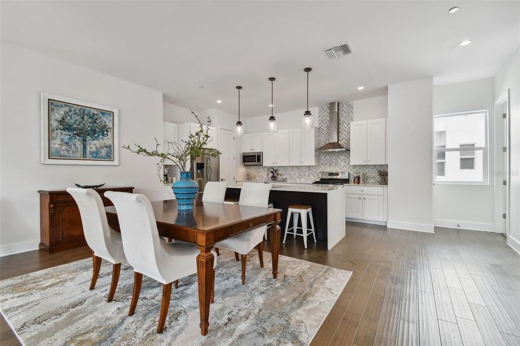 Recently Sold: $820,000 (3 beds, 3 baths, 2411 Square Feet)