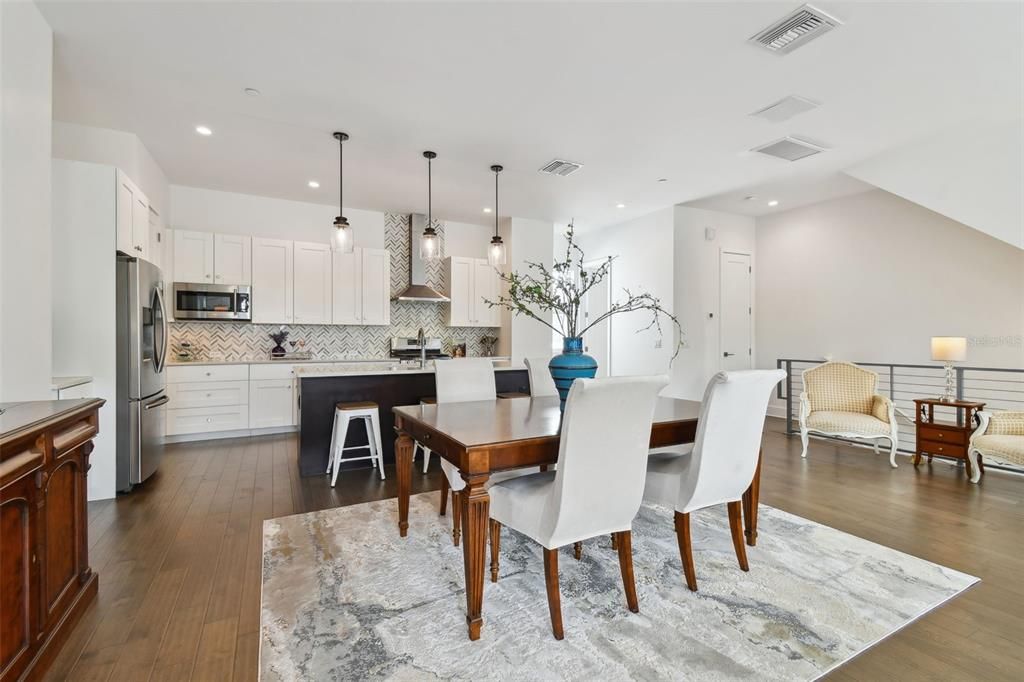 Recently Sold: $820,000 (3 beds, 3 baths, 2411 Square Feet)