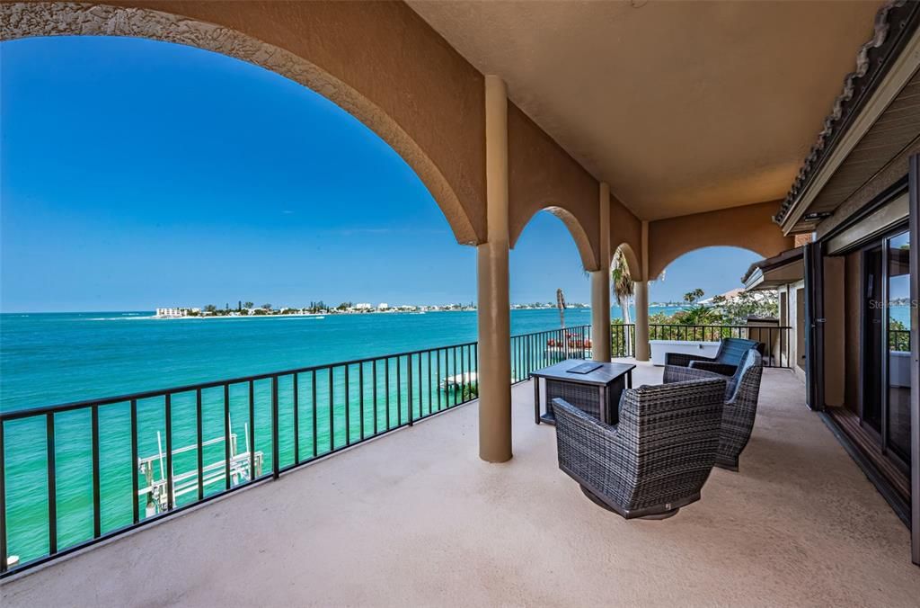 For Sale: $6,900,000 (5 beds, 5 baths, 6174 Square Feet)