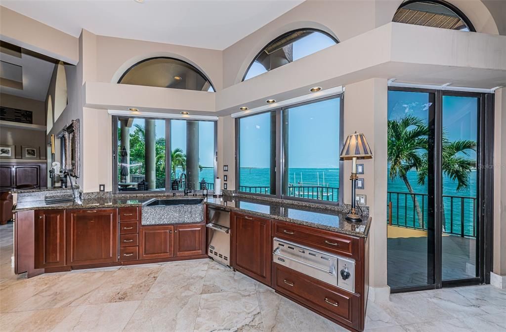 For Sale: $6,900,000 (5 beds, 5 baths, 6174 Square Feet)