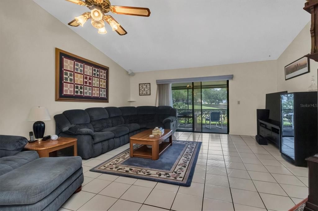 Active With Contract: $259,000 (2 beds, 2 baths, 1166 Square Feet)