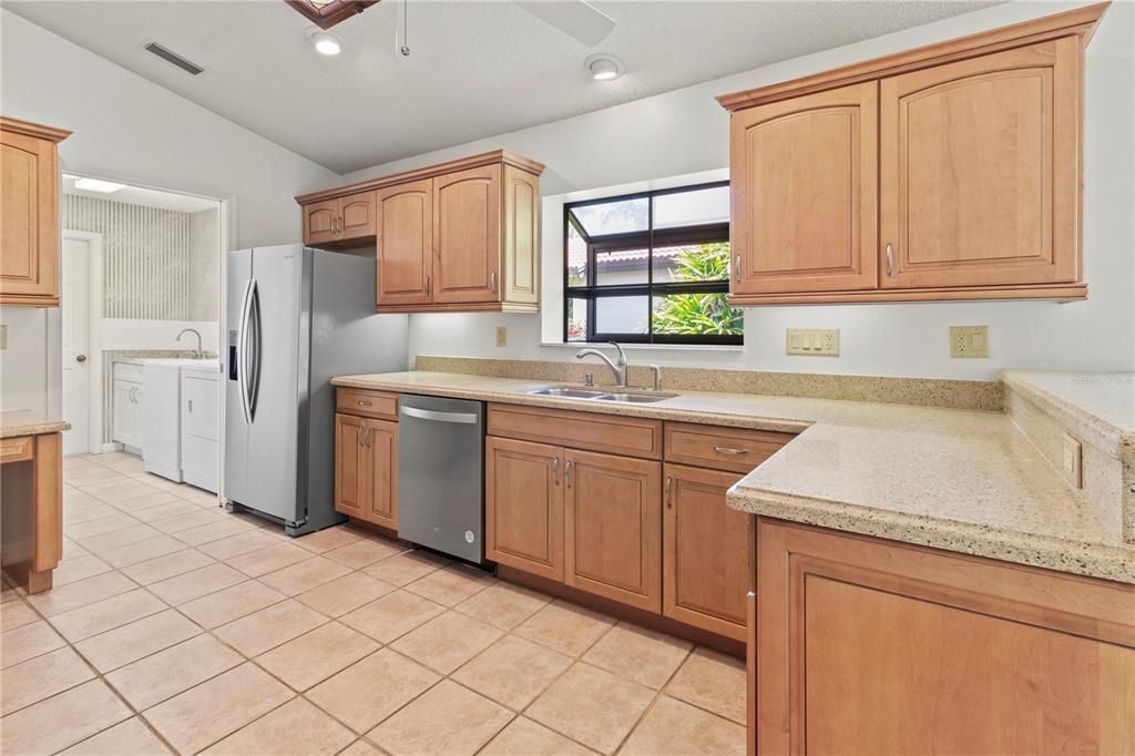 For Sale: $397,000 (2 beds, 2 baths, 1997 Square Feet)