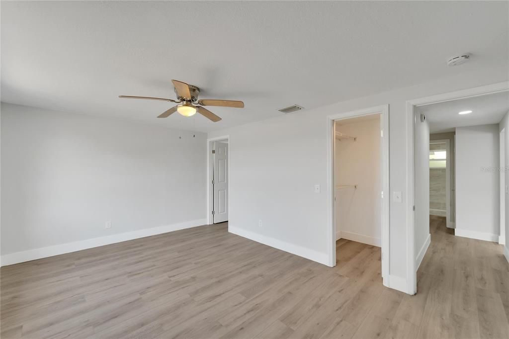 For Sale: $275,000 (2 beds, 2 baths, 1064 Square Feet)