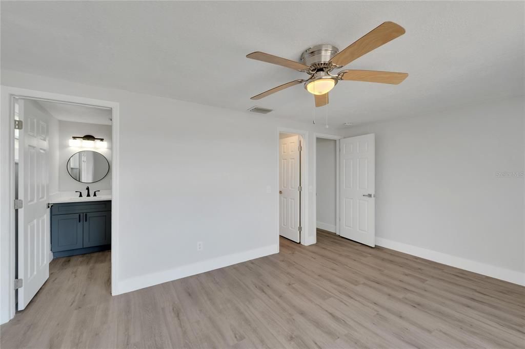For Sale: $275,000 (2 beds, 2 baths, 1064 Square Feet)