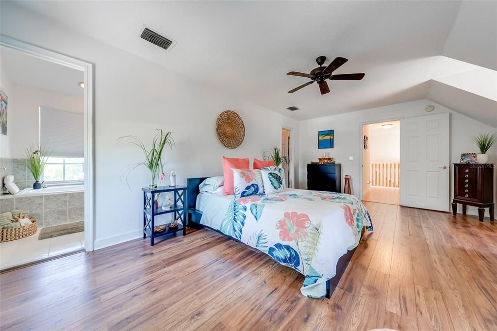 Active With Contract: $589,900 (4 beds, 2 baths, 2240 Square Feet)