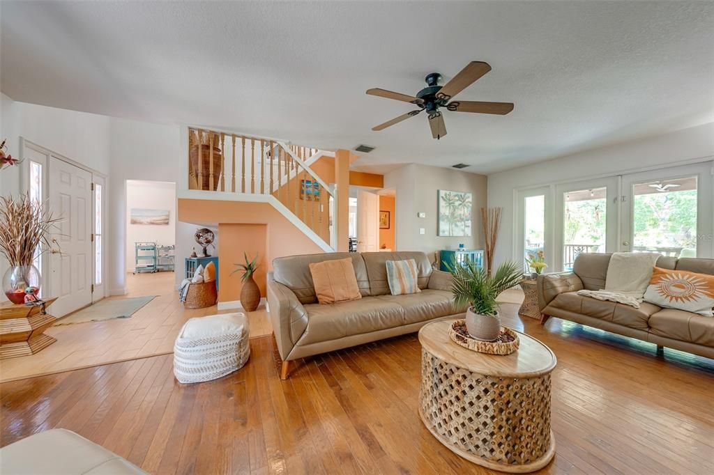 Active With Contract: $589,900 (4 beds, 2 baths, 2240 Square Feet)