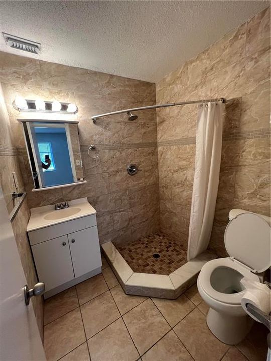 待售: $205,000 (3 贝兹, 2 浴室, 1250 平方英尺)