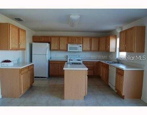 For Rent: $2,995 (6 beds, 4 baths, 3920 Square Feet)