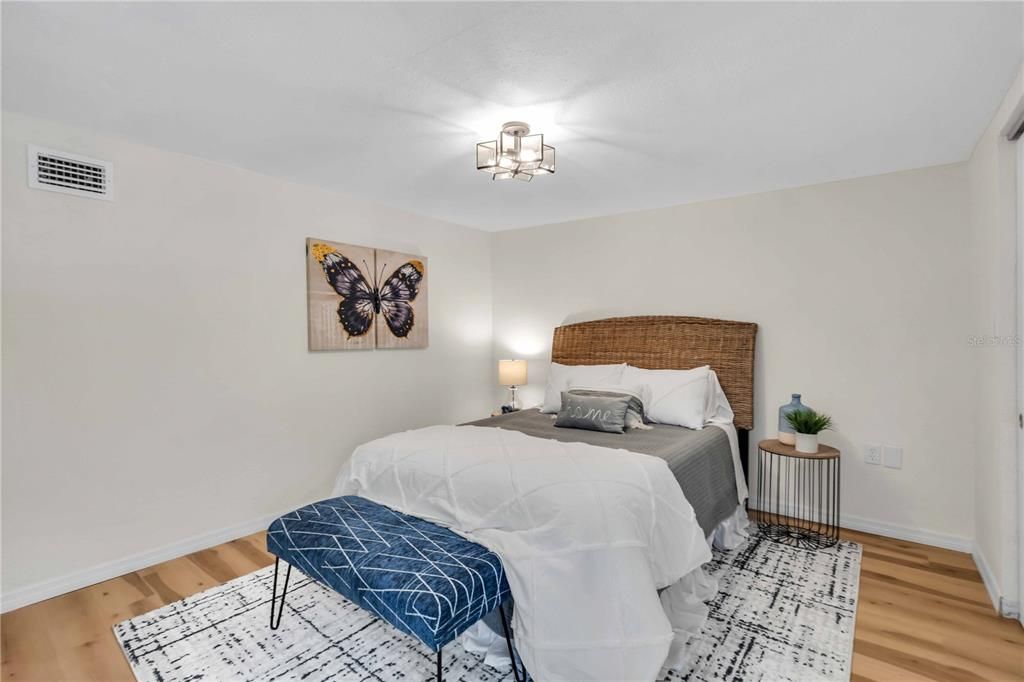 Active With Contract: $249,900 (3 beds, 2 baths, 1012 Square Feet)