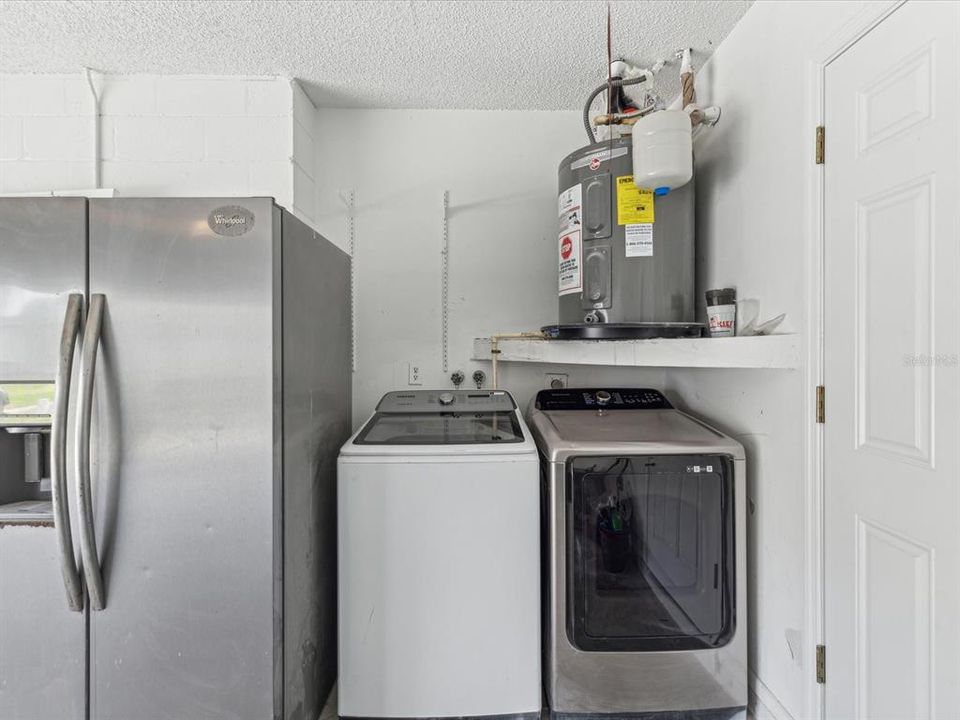 Washer/Dryer & 2nd fridge Convey