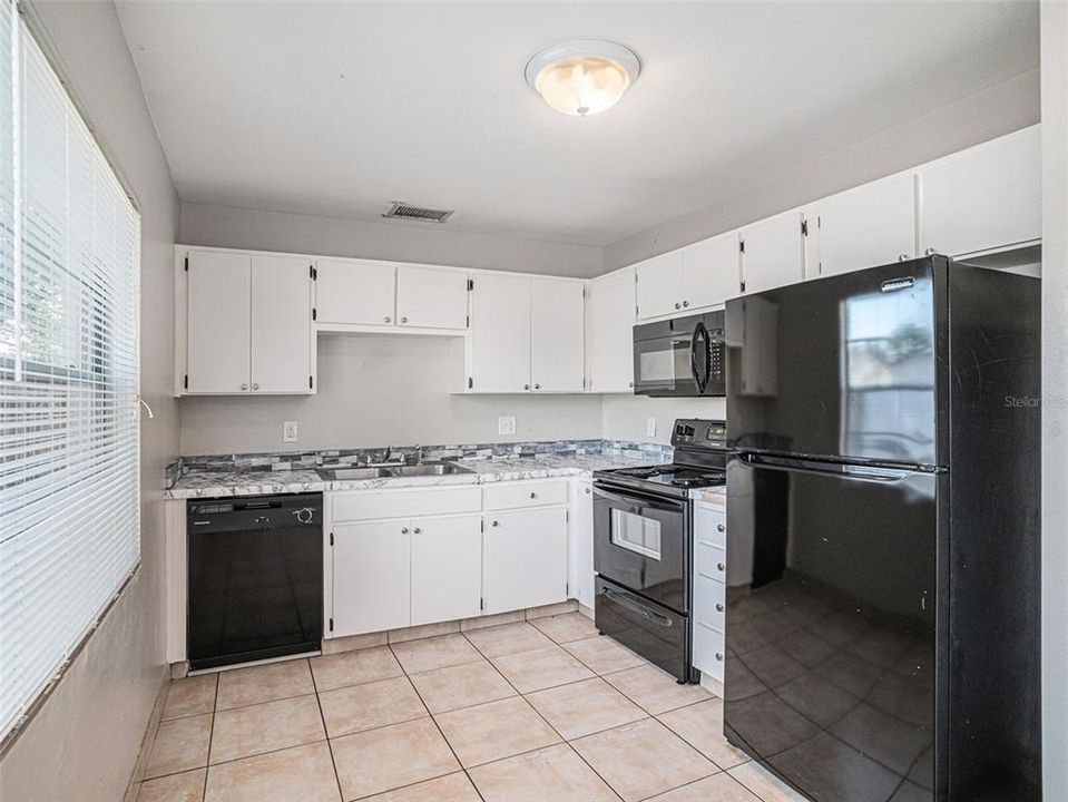 For Sale: $300,000 (3 beds, 2 baths, 1417 Square Feet)