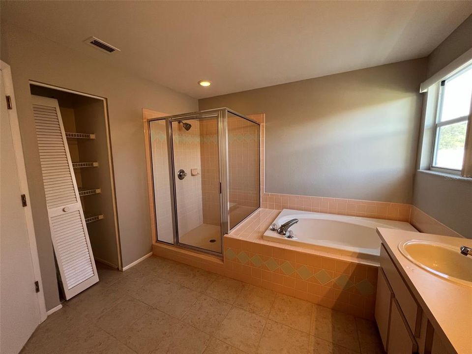 最近租的: $2,800 (3 贝兹, 2 浴室, 2254 平方英尺)
