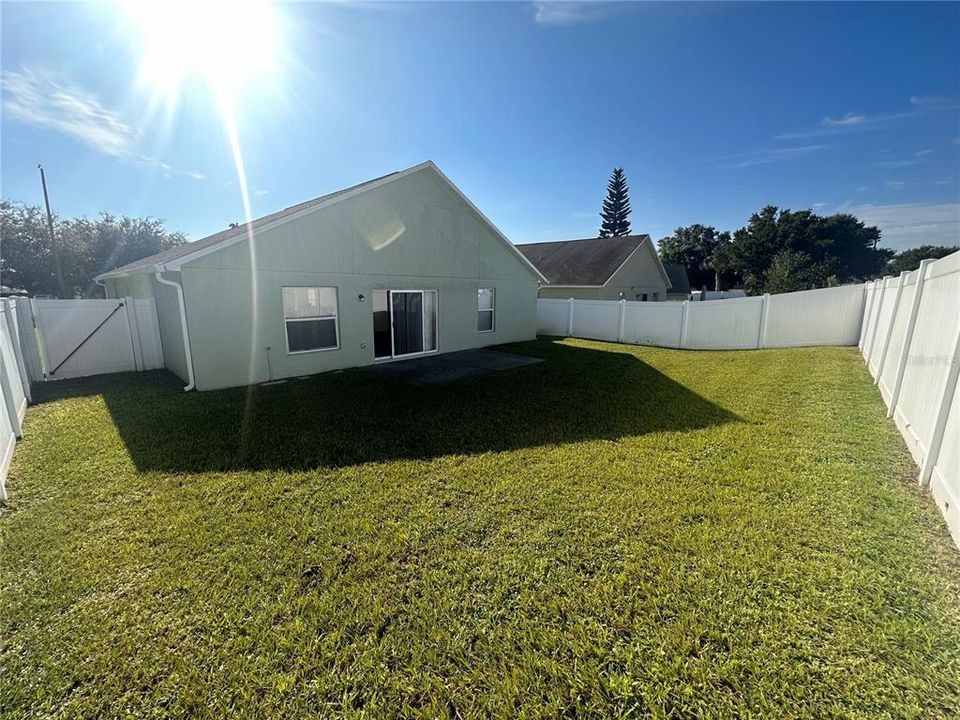 Active With Contract: $1,995 (4 beds, 2 baths, 1768 Square Feet)