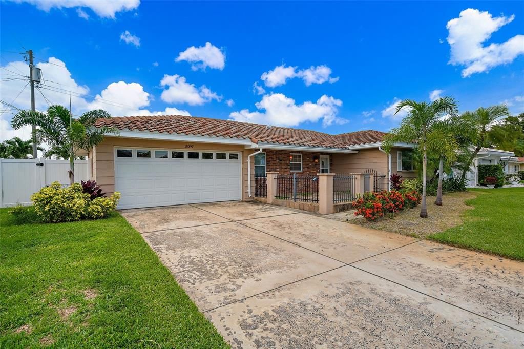 For Sale: $480,000 (3 beds, 2 baths, 1544 Square Feet)