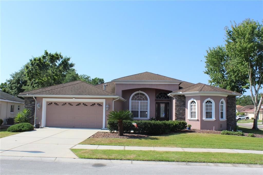 For Sale: $504,000 (3 beds, 2 baths, 2595 Square Feet)