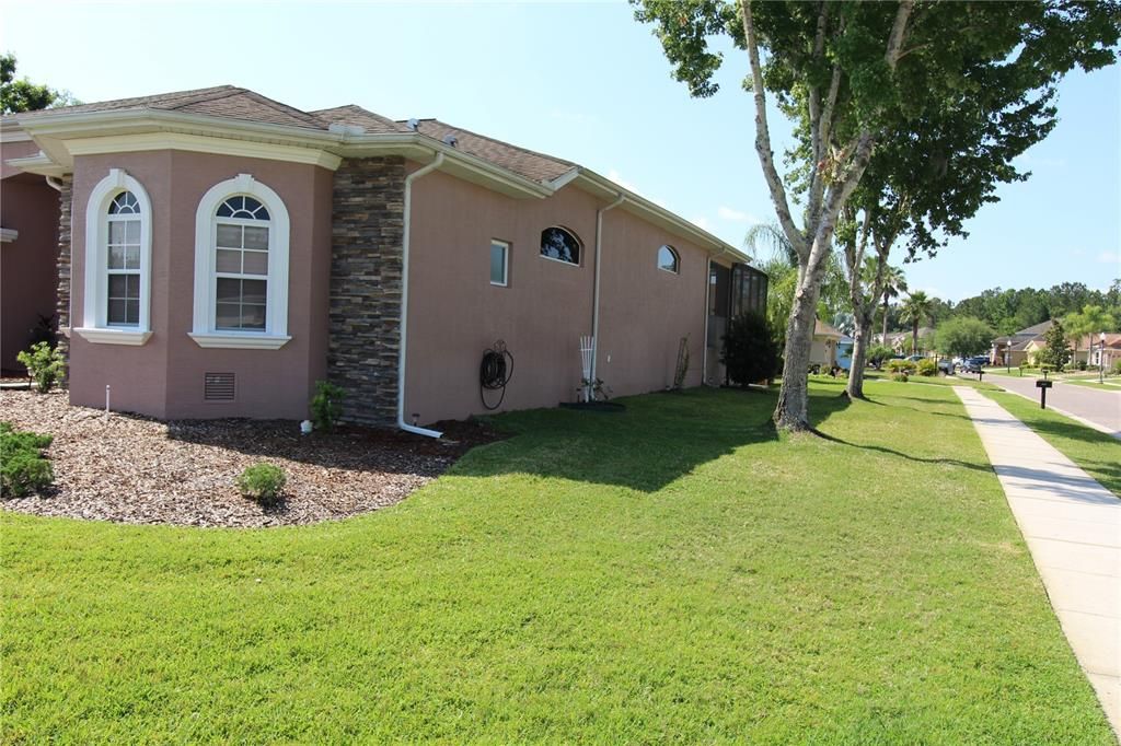 For Sale: $465,000 (3 beds, 2 baths, 2595 Square Feet)