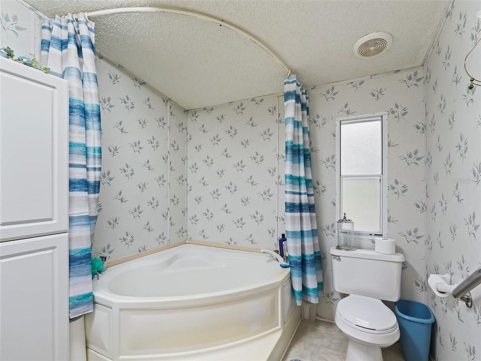 For Sale: $313,500 (3 beds, 2 baths, 1248 Square Feet)