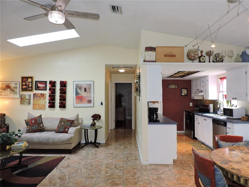 For Sale: $319,900 (3 beds, 2 baths, 1228 Square Feet)