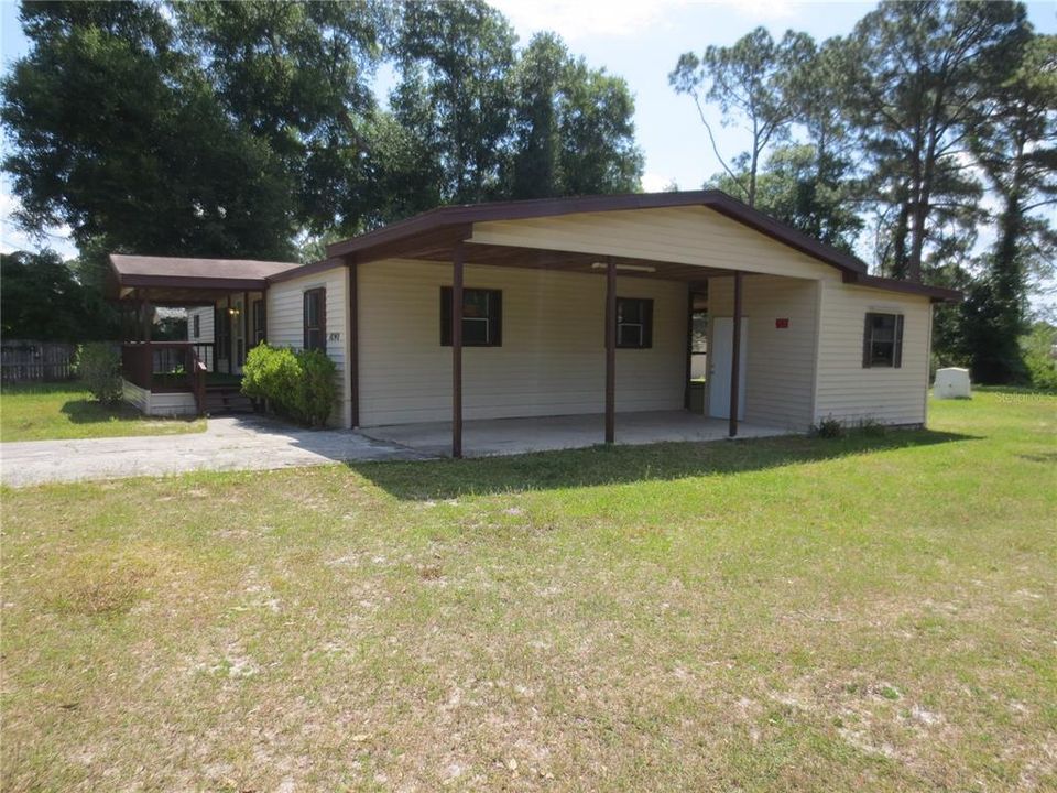 For Sale: $157,900 (3 beds, 2 baths, 1352 Square Feet)