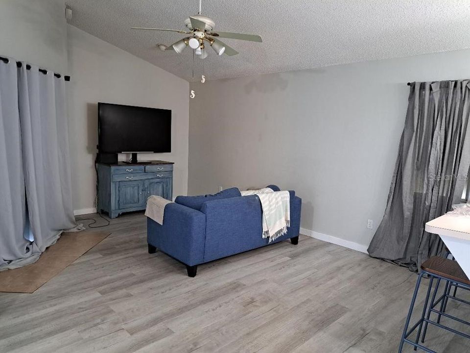 For Rent: $2,600 (3 beds, 2 baths, 1732 Square Feet)