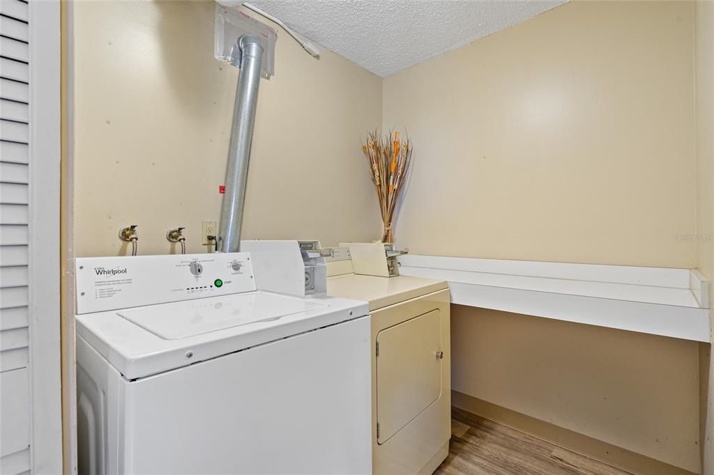 Recently Sold: $299,000 (2 beds, 2 baths, 1171 Square Feet)