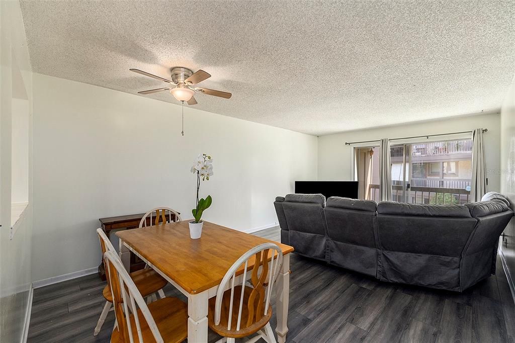 For Sale: $174,000 (2 beds, 2 baths, 1068 Square Feet)