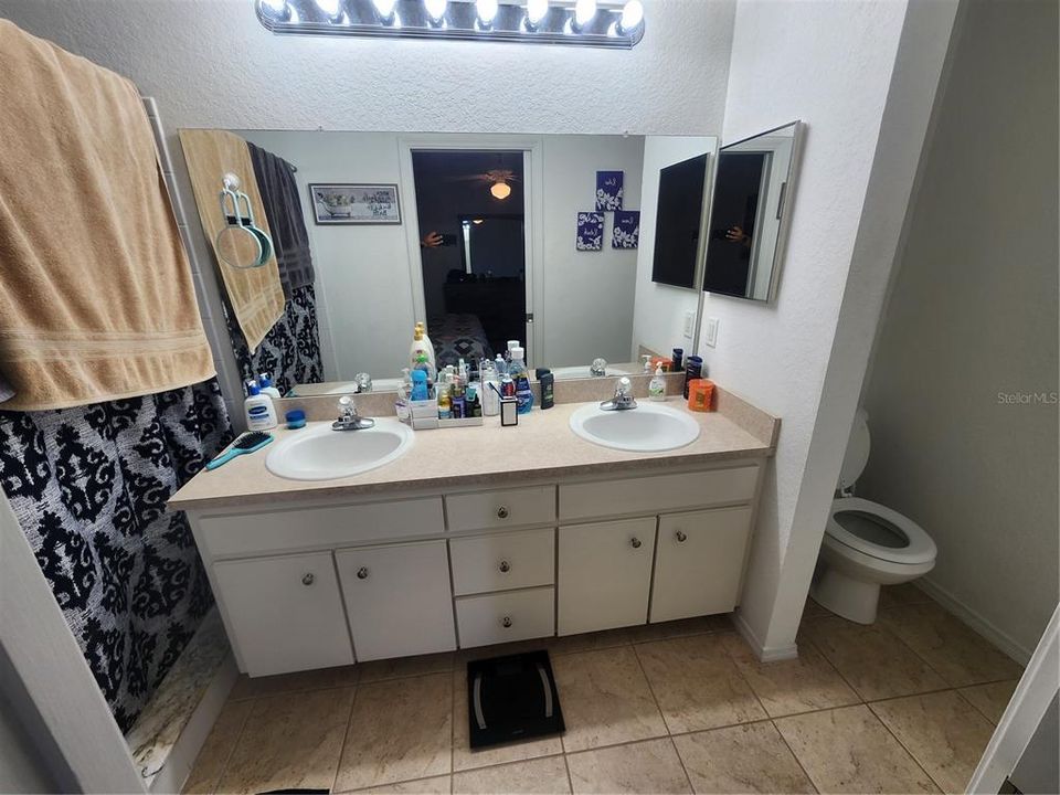For Rent: $2,000 (3 beds, 2 baths, 1611 Square Feet)