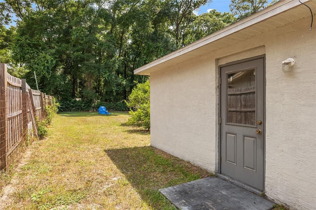 Active With Contract: $231,000 (3 beds, 2 baths, 1278 Square Feet)