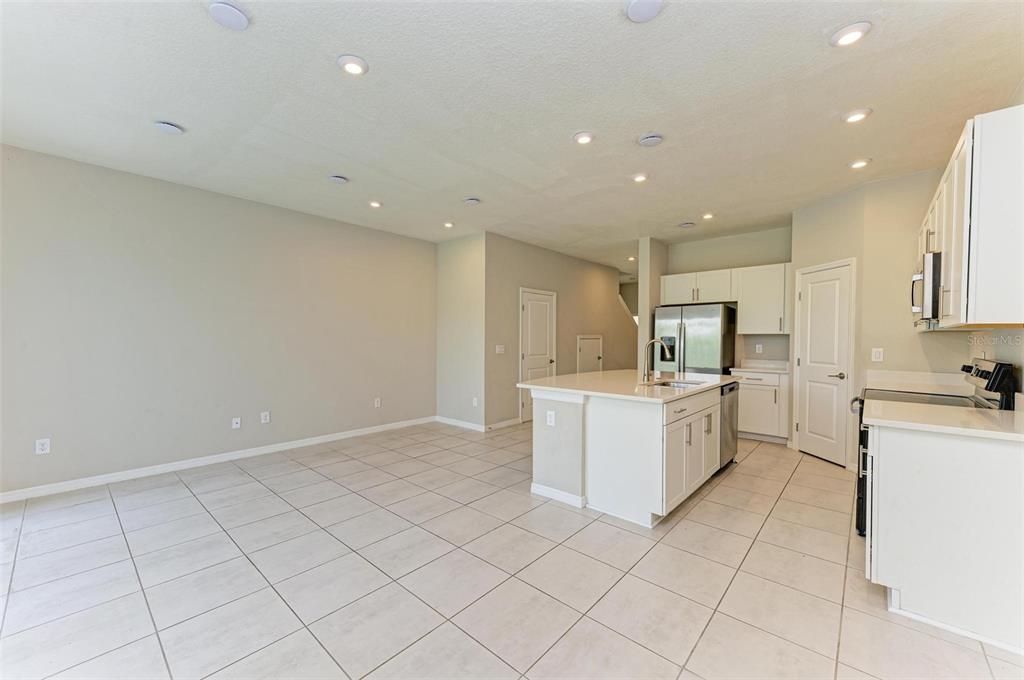 Active With Contract: $2,400 (3 beds, 2 baths, 1417 Square Feet)