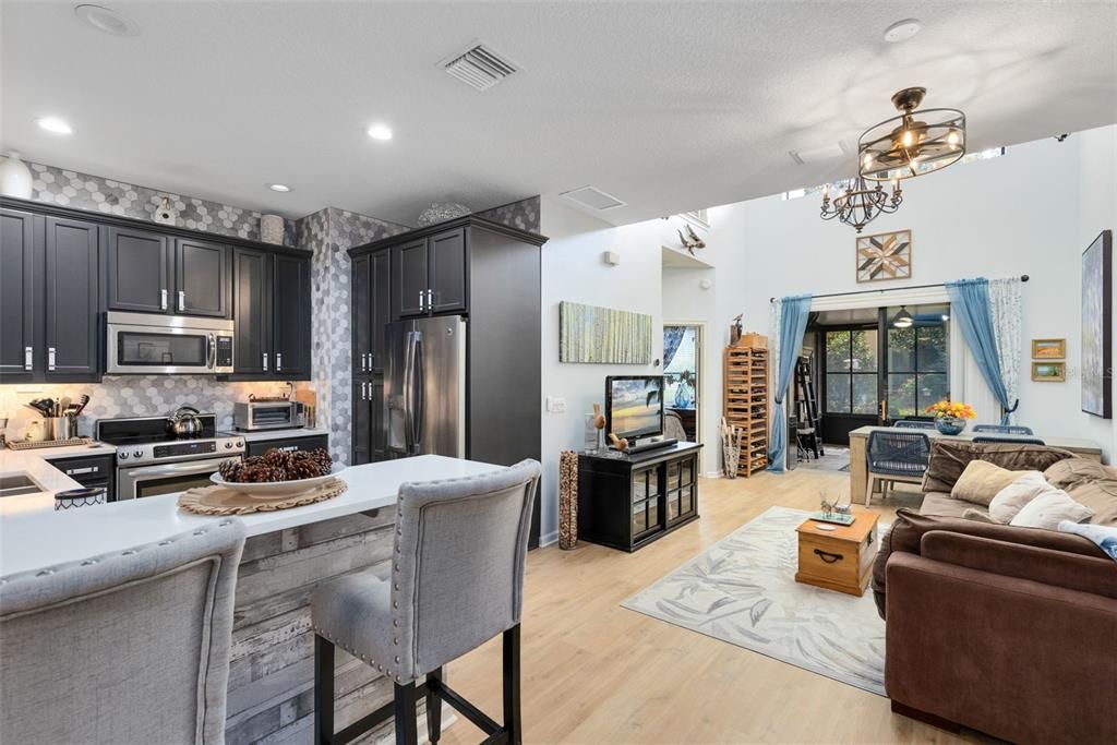 Recently Sold: $400,000 (3 beds, 2 baths, 1719 Square Feet)