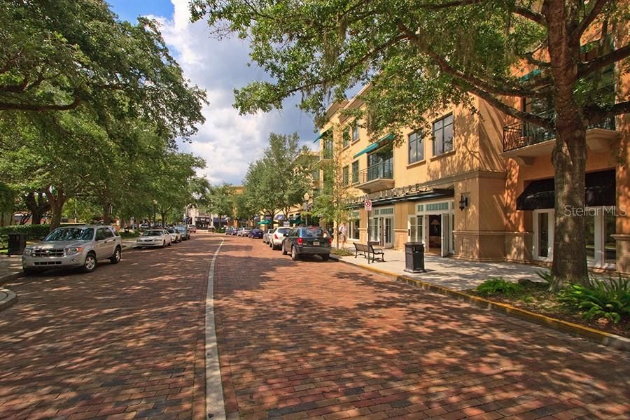 Local Park Ave shops and resturants close by.