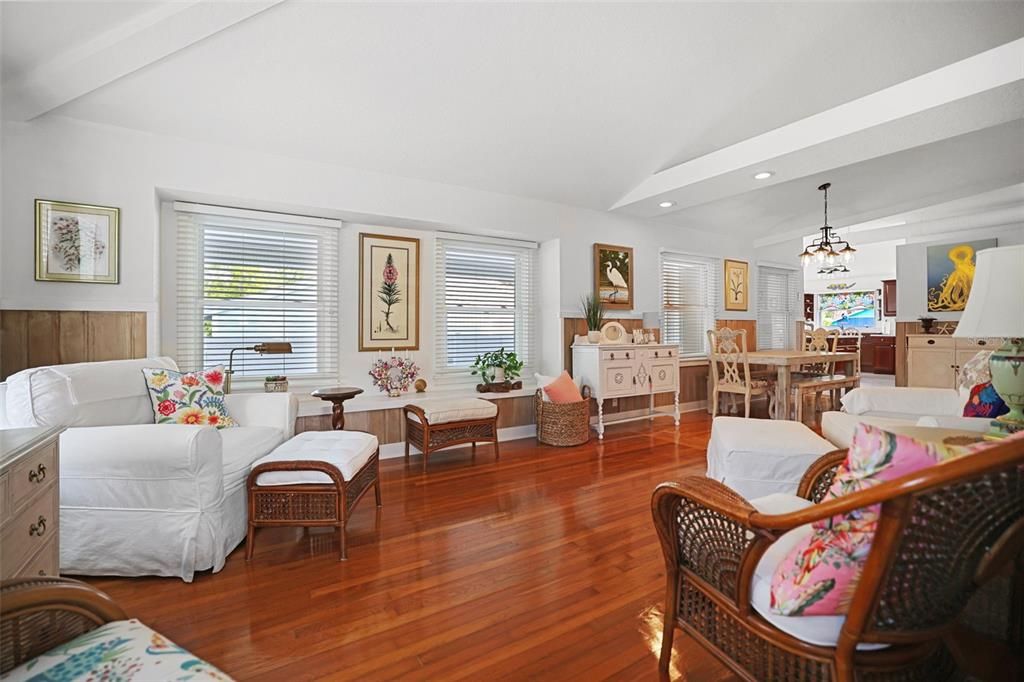 Living room - Dining Area - Combination