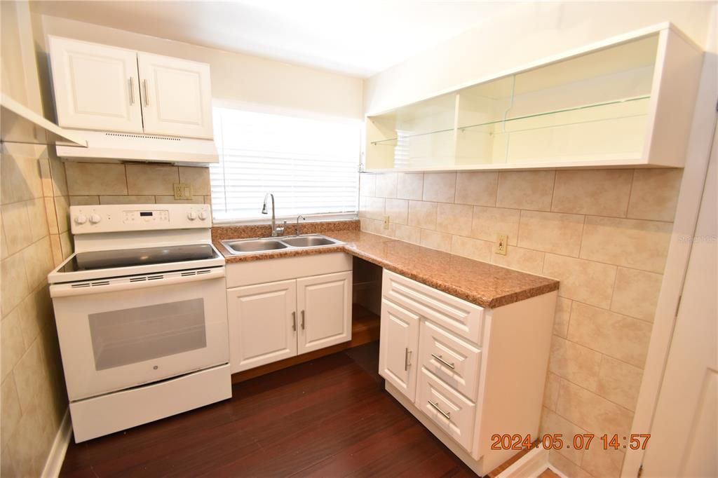 For Rent: $1,700 (2 beds, 1 baths, 533 Square Feet)