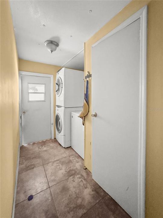 Active With Contract: $170,000 (3 beds, 2 baths, 1152 Square Feet)