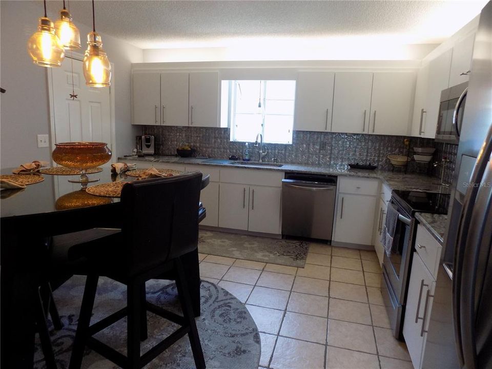 For Sale: $239,900 (2 beds, 2 baths, 1168 Square Feet)