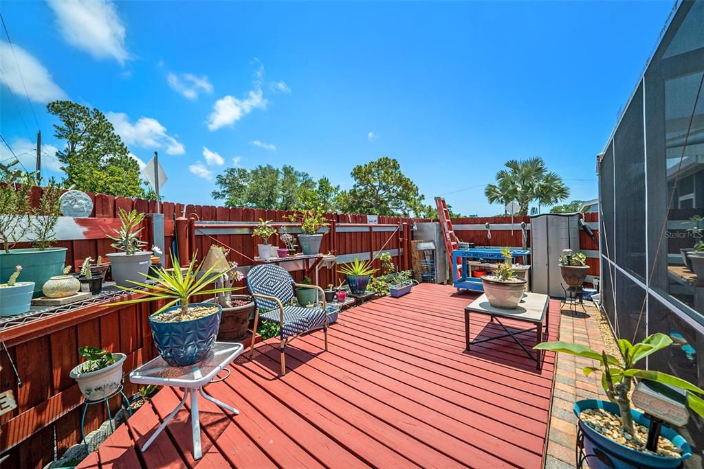Active With Contract: $350,000 (2 beds, 1 baths, 968 Square Feet)