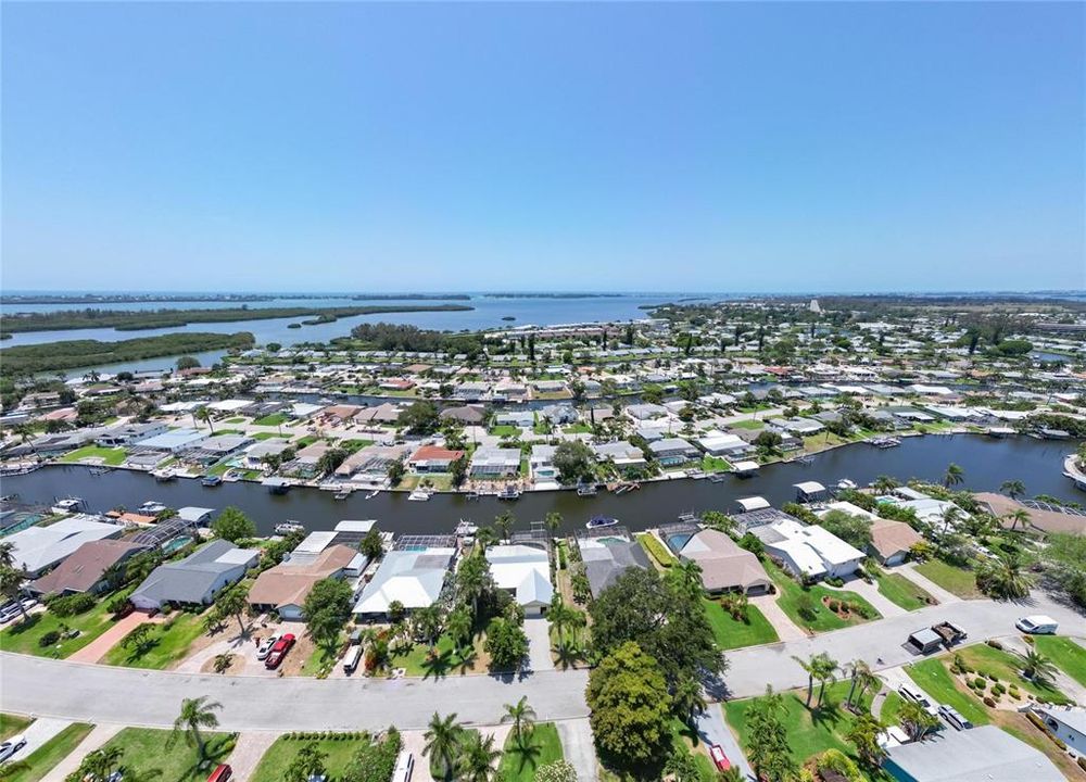 For Sale: $1,025,000 (3 beds, 2 baths, 1697 Square Feet)