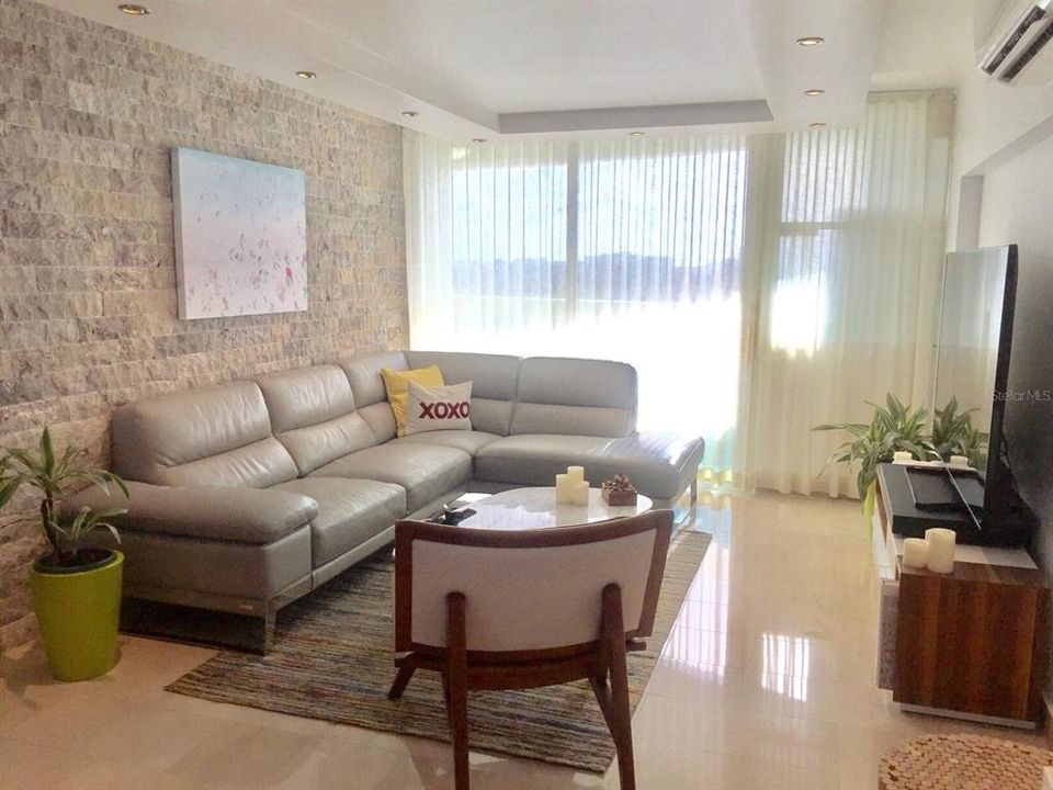 Vendido Recientemente: $639,000 (3 camas, 2 baños, 1323 Pies cuadrados)