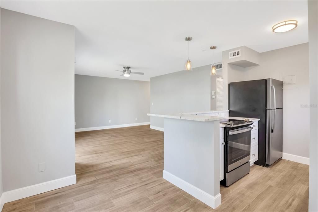 For Sale: $695,000 (2 beds, 1 baths, 822 Square Feet)