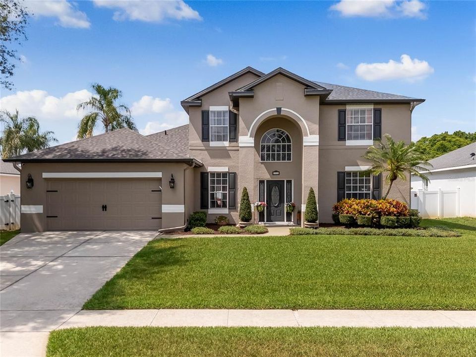 Recently Sold: $699,999 (4 beds, 2 baths, 2870 Square Feet)