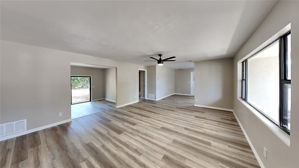 For Sale: $274,900 (3 beds, 2 baths, 1466 Square Feet)