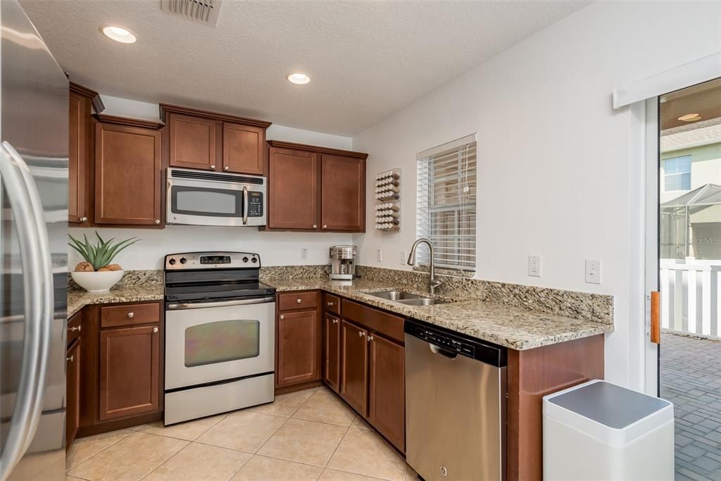 For Sale: $295,000 (2 beds, 2 baths, 1501 Square Feet)