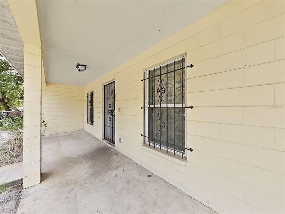 Active With Contract: $275,000 (4 beds, 2 baths, 1320 Square Feet)