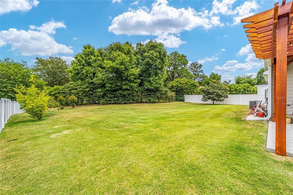 Large Fenced Yard